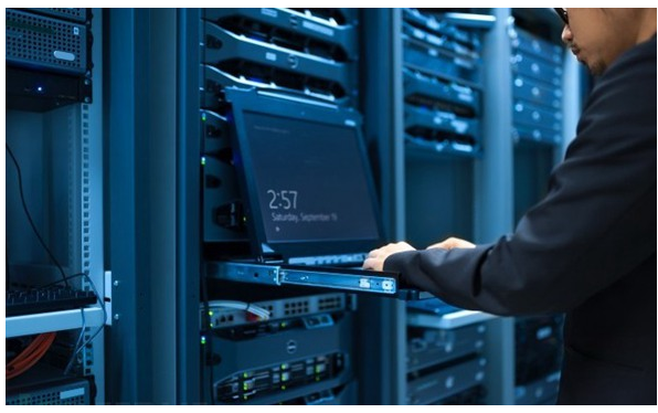 <b>工业控制器</b>